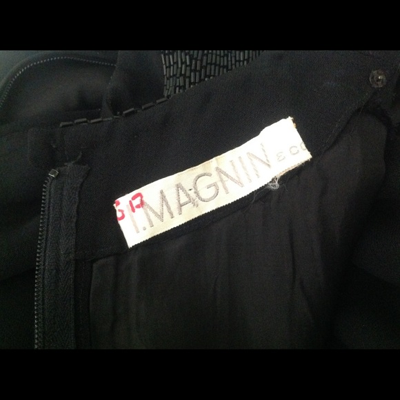Vintage "I. Magnin" black dress with bead trim - Picture 6 of 6